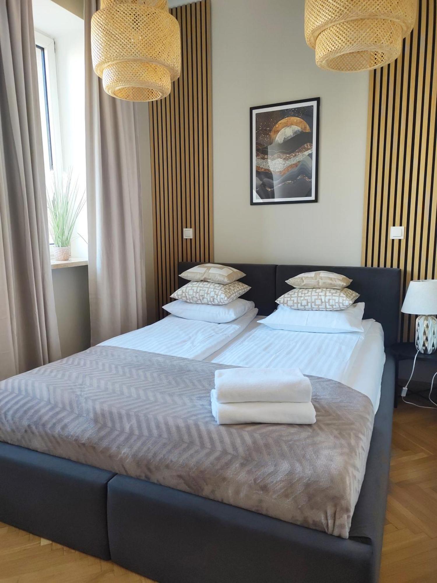 Day & Night By Cooee Apartments Varsóvia Exterior foto